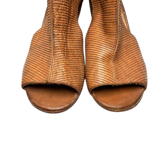 MOMA Womens Italian Leather Laser Cut Out Peep Toe Booties - Picture 7 of 12